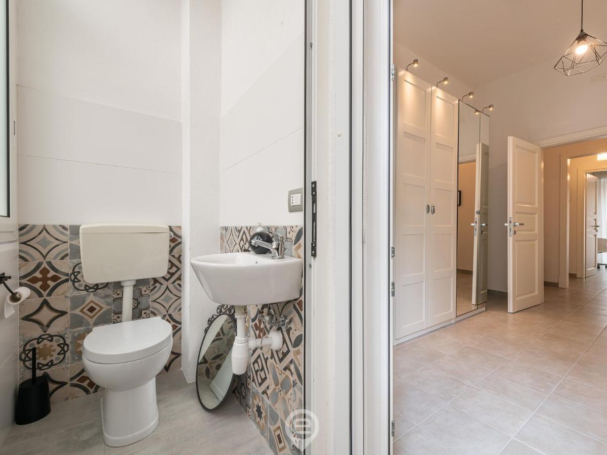 White Gold Apartment Каляри Екстериор снимка