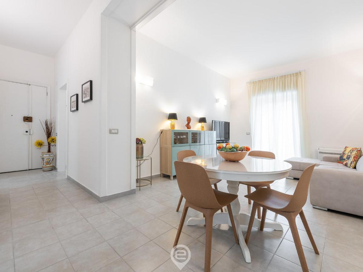 White Gold Apartment Каляри Екстериор снимка
