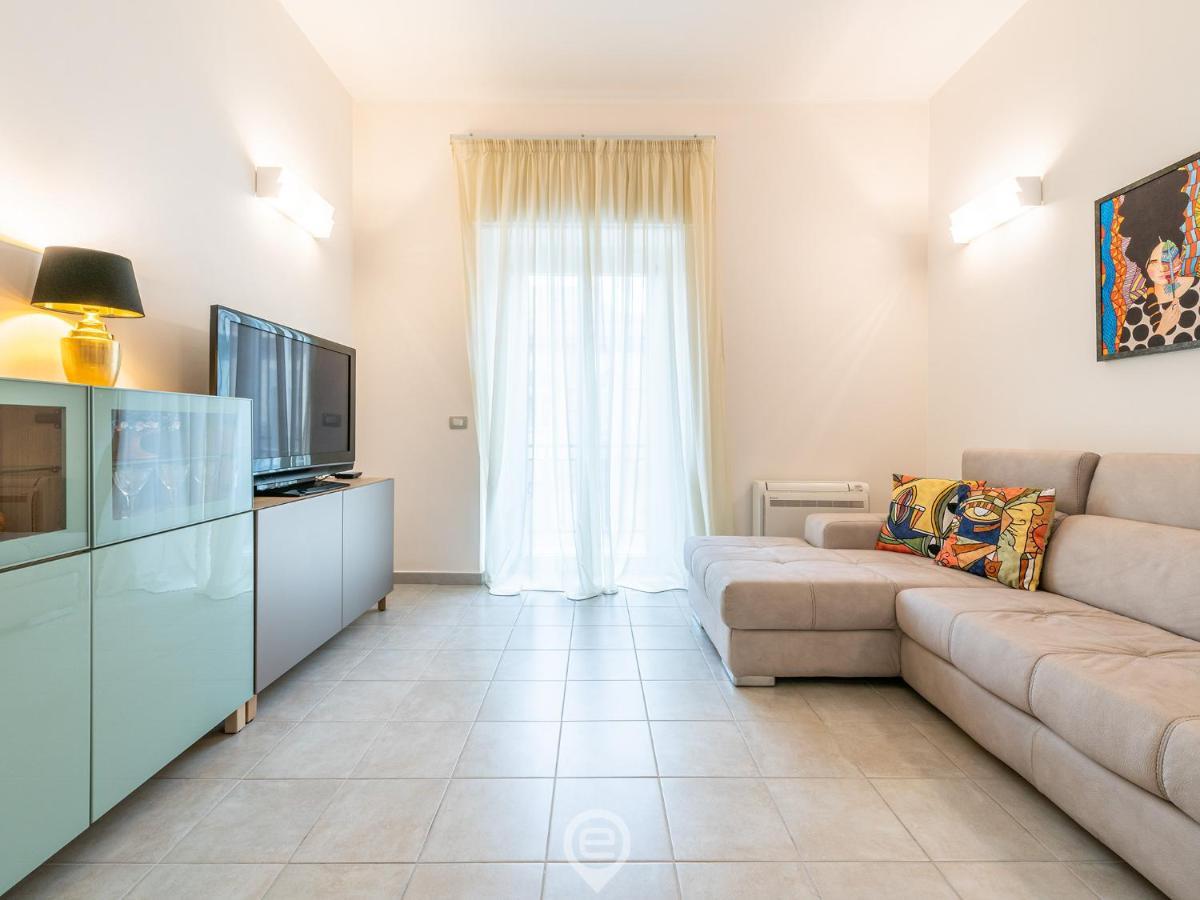 White Gold Apartment Каляри Екстериор снимка