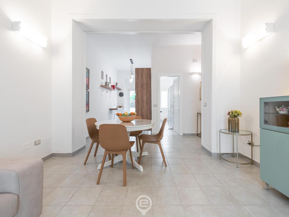 White Gold Apartment Каляри Екстериор снимка