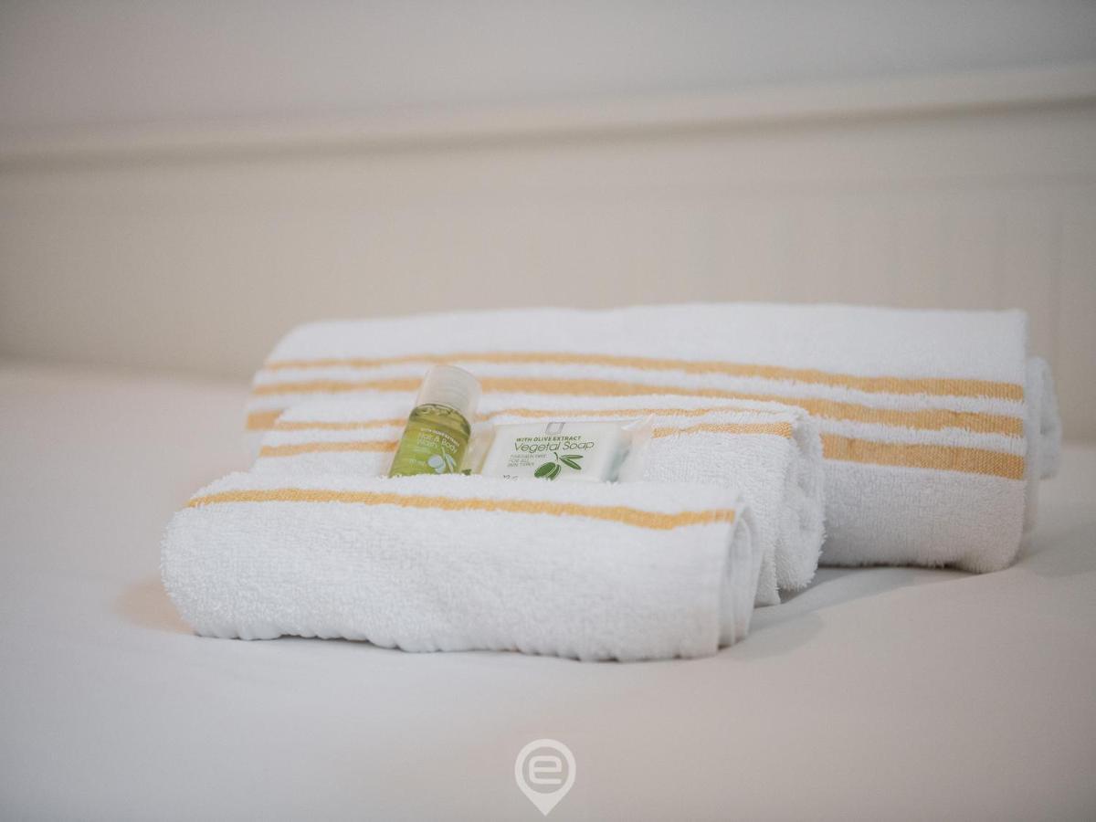 White Gold Apartment Каляри Екстериор снимка