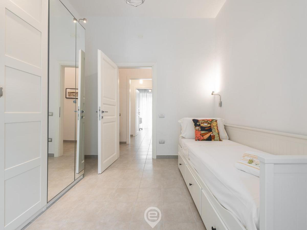 White Gold Apartment Каляри Екстериор снимка