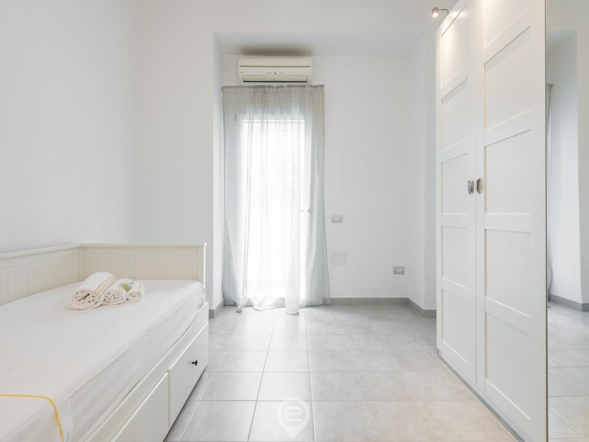 White Gold Apartment Каляри Екстериор снимка